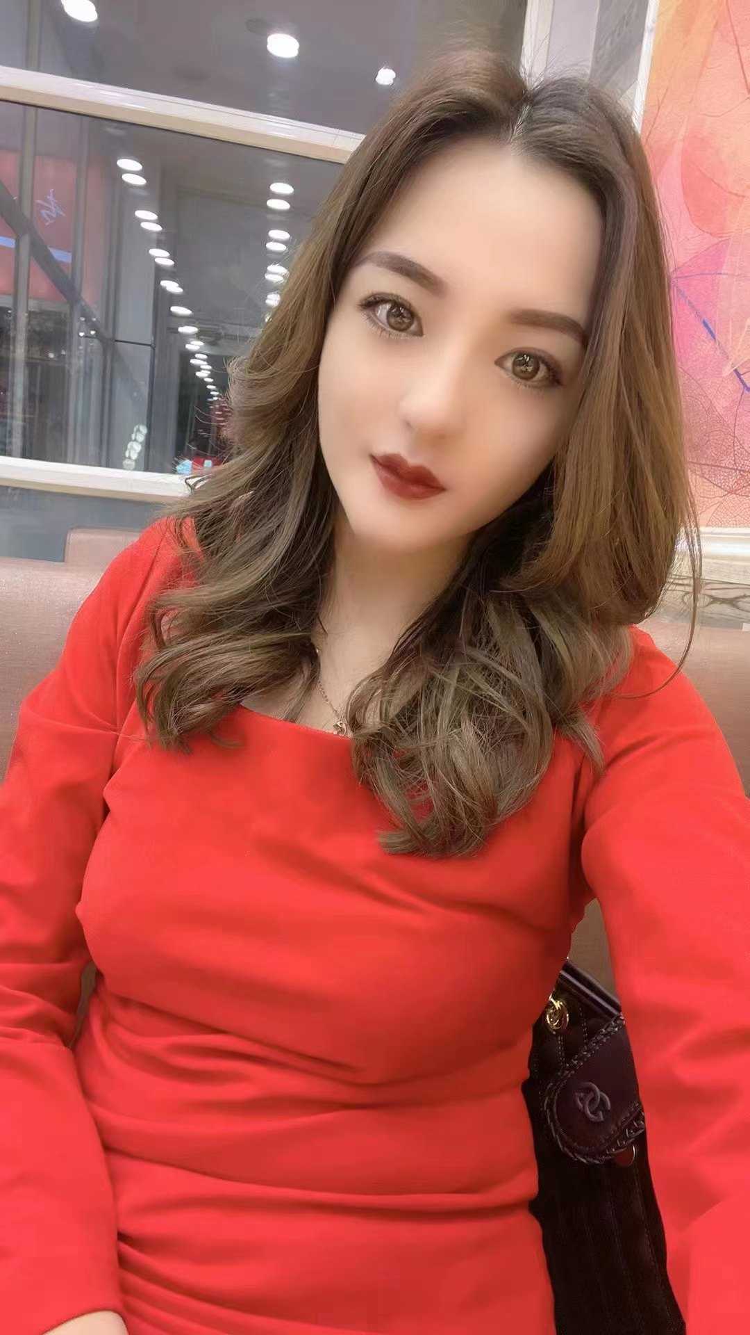 性格挺豪爽，动作主动。