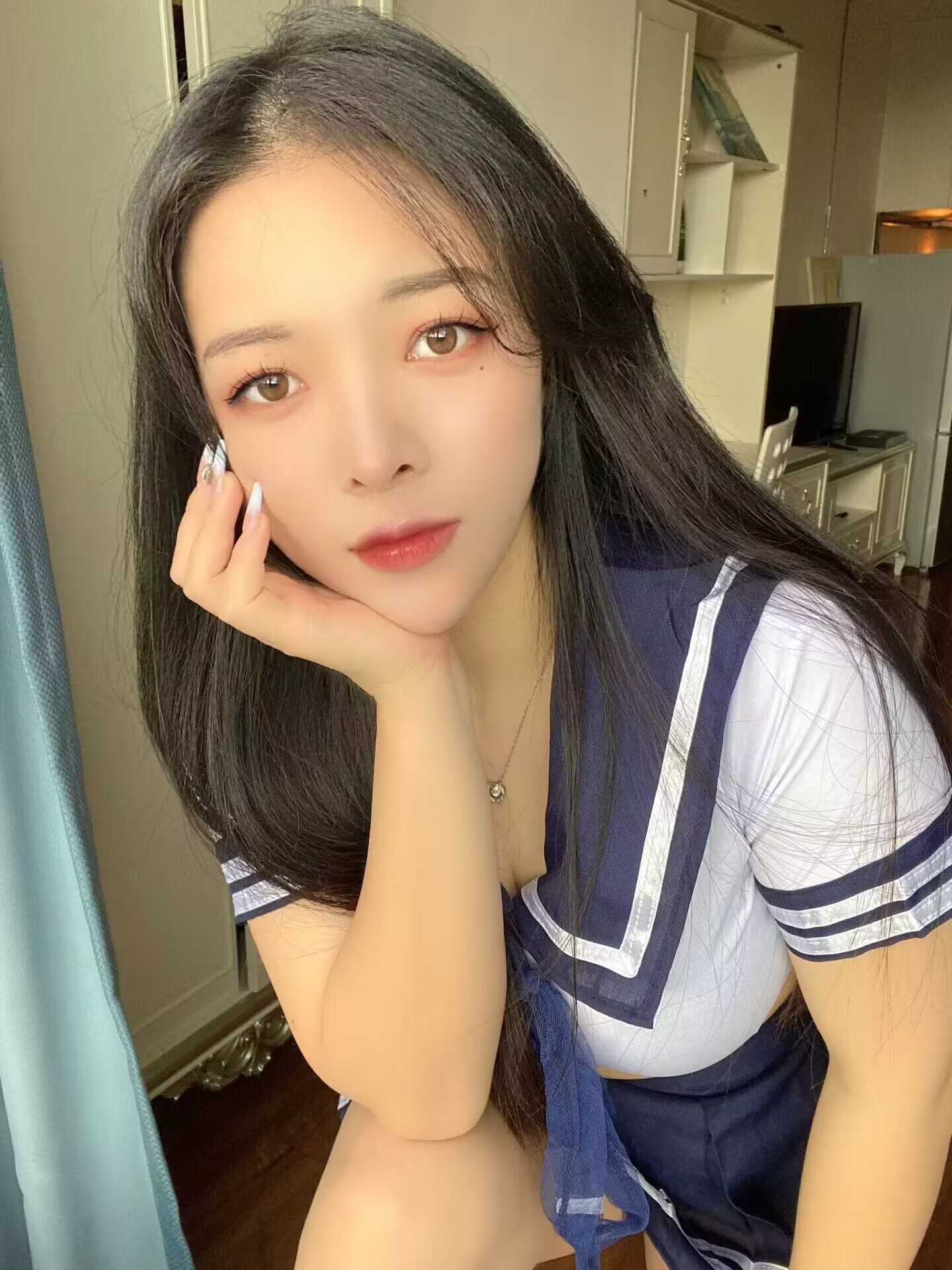 服务耐看型小玉