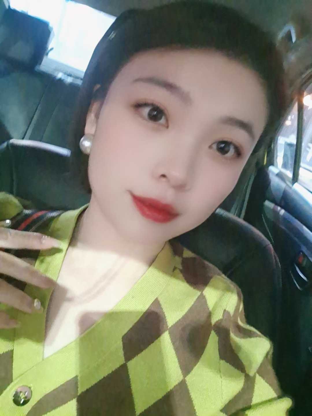 短发美女，在线求撩