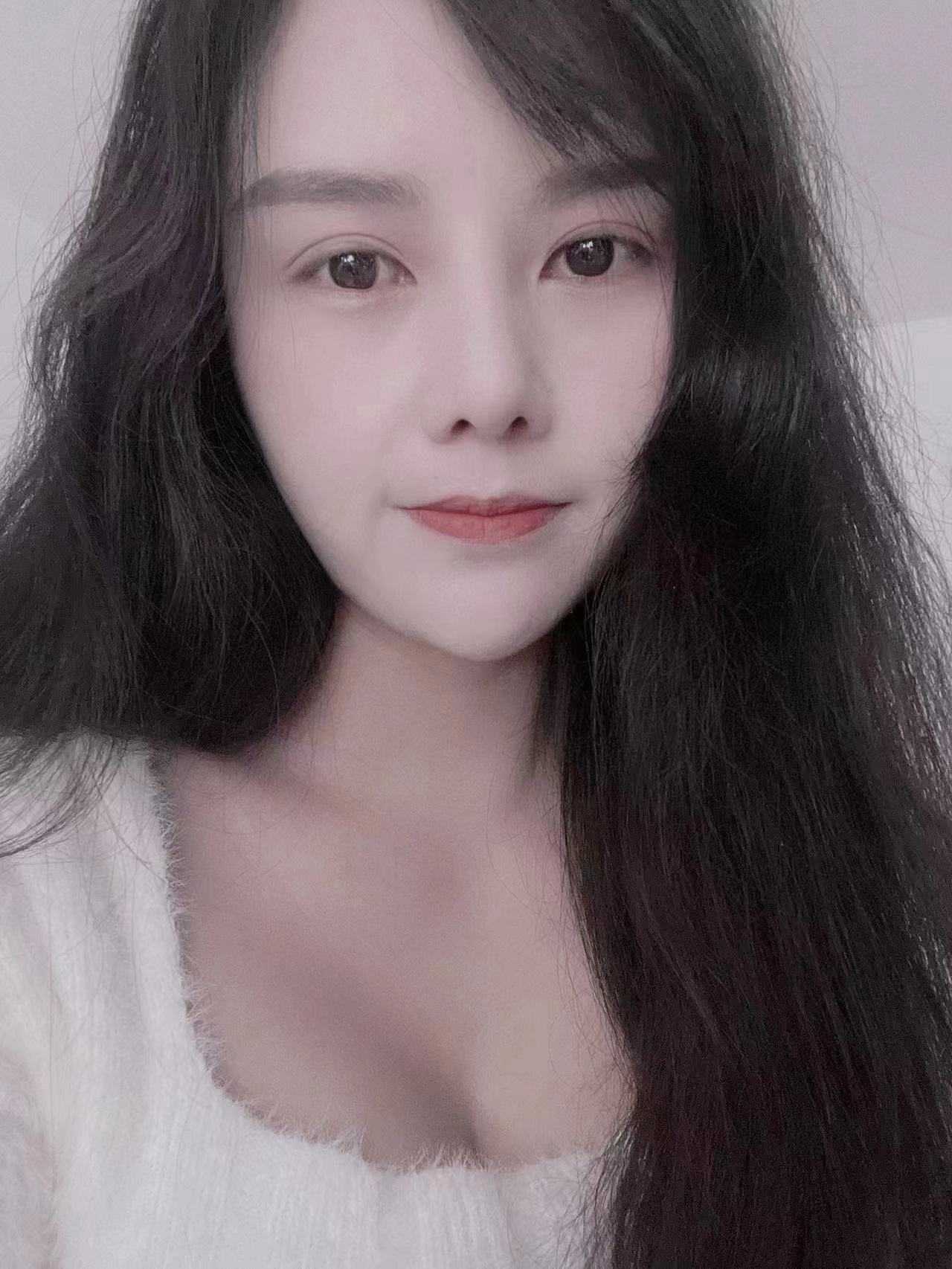 奶子真的很大，手感极佳