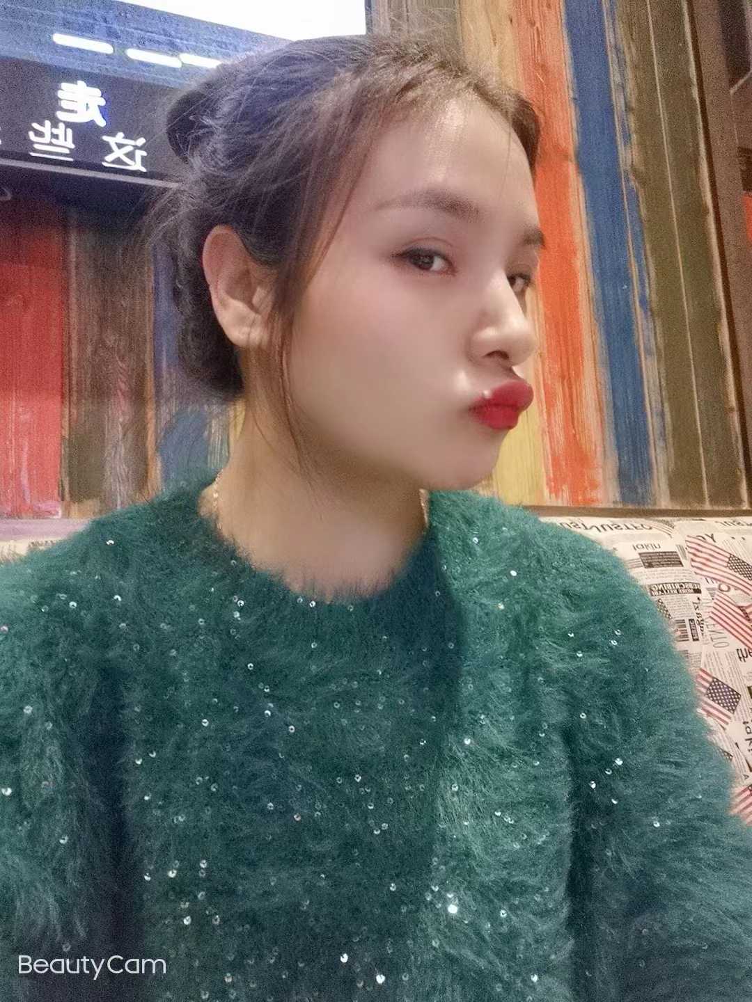 服务系妹子咔娃伊