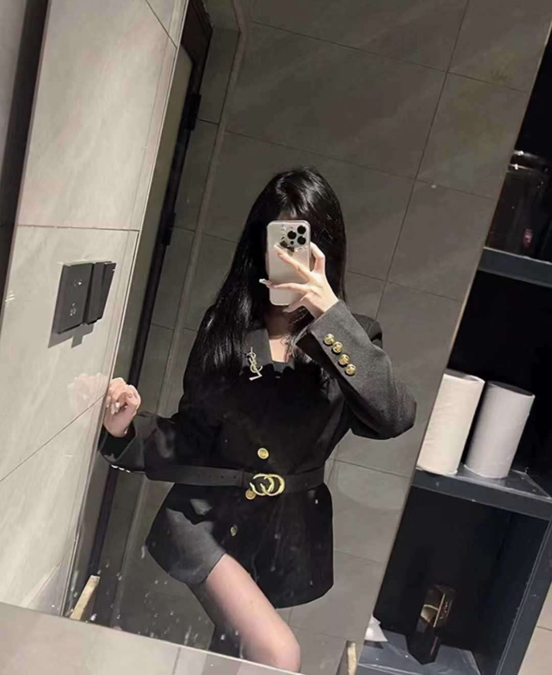 小穴好紧，呻吟声也大