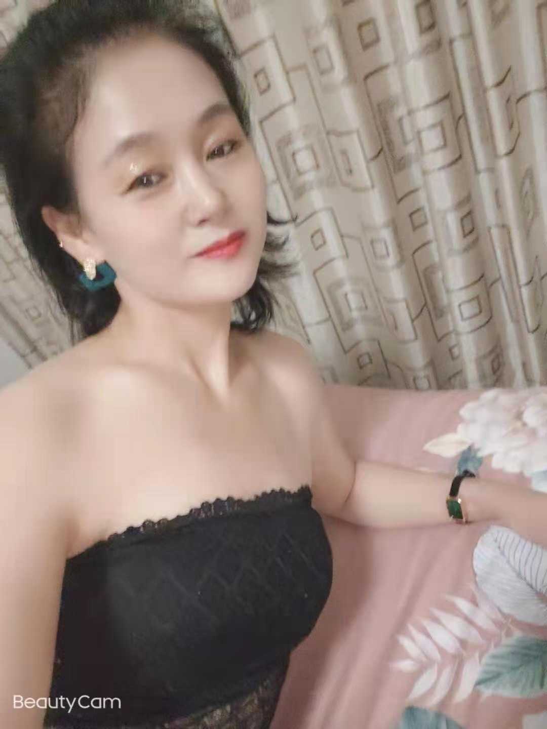 金牛笑笑，性格温顺的老师