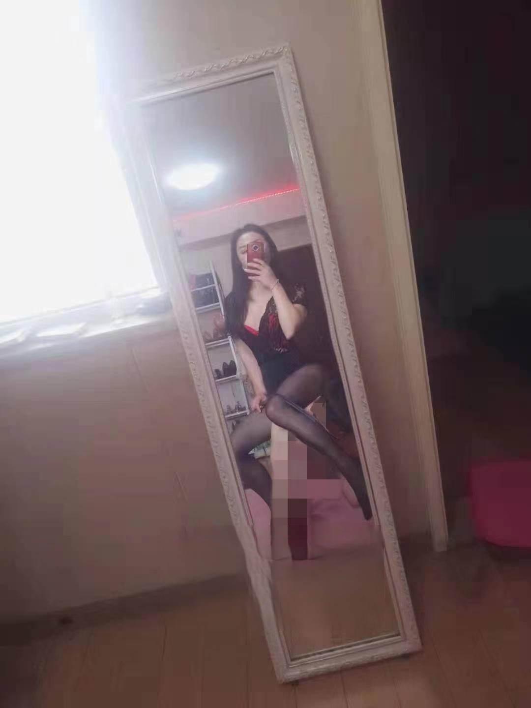 超性感的小姐姐 能满足所以的幻想 就是小贵