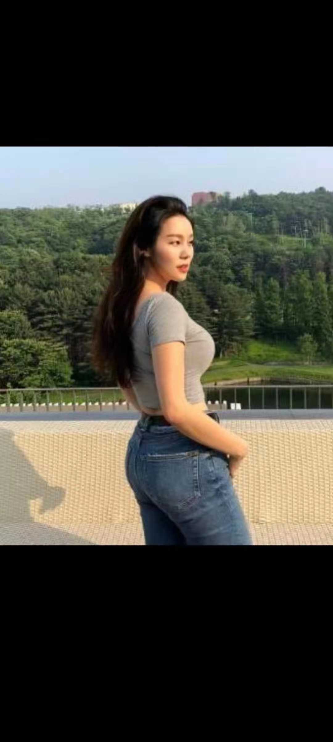 服务系妖娆少妇