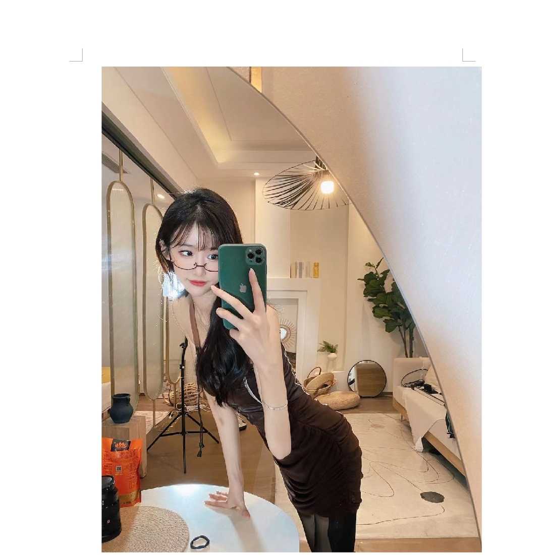 很漂亮的一个妹子