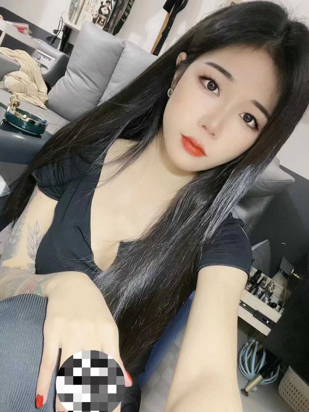 很Sao的妹子，可以抱起来