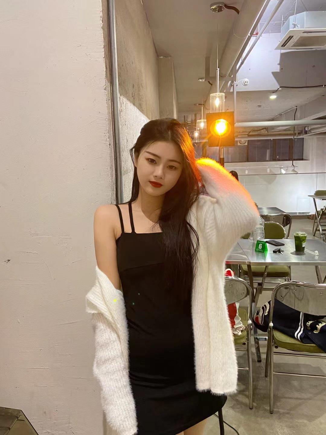 郑州风Sao喷水小美女值得试试