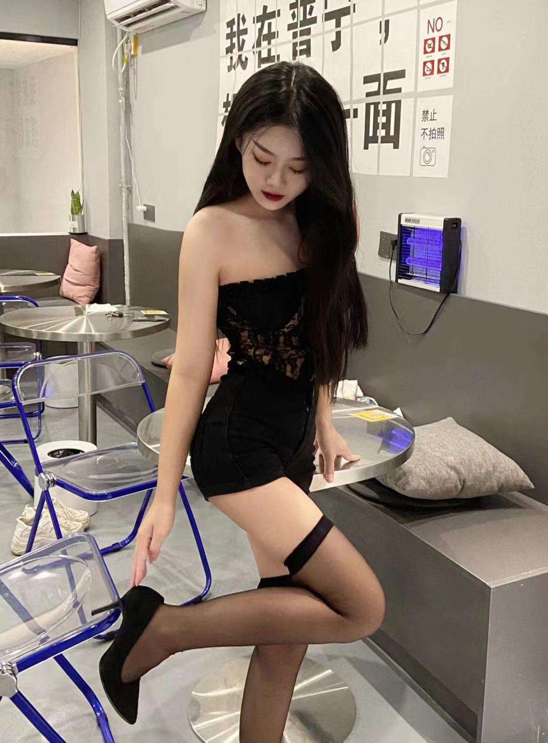 郑州风Sao喷水小美女值得试试