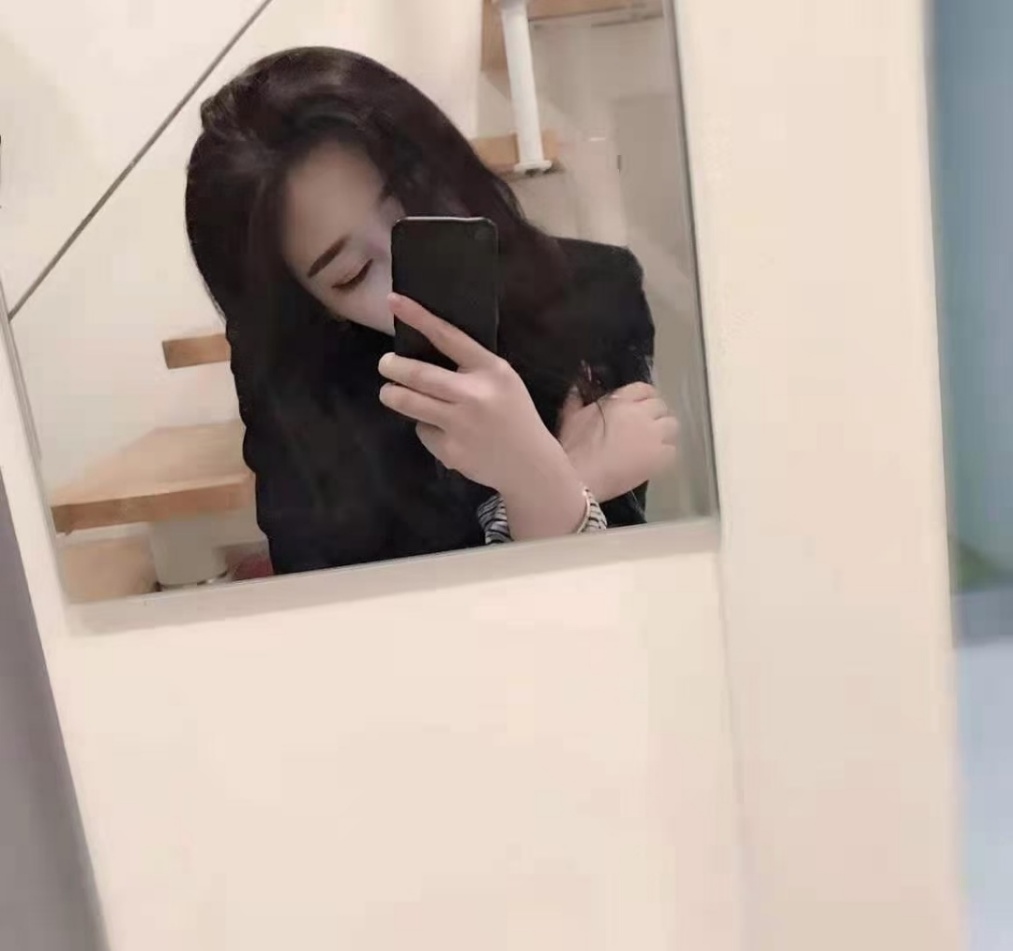 服务系清纯大长腿妹子