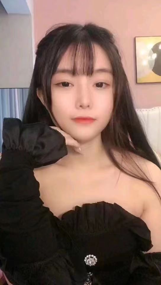 材高挑胸大腿长，活好眼睛迷人