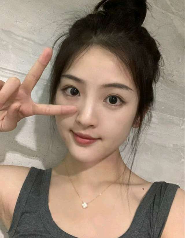 嫩妹，刚下水不久的妹子