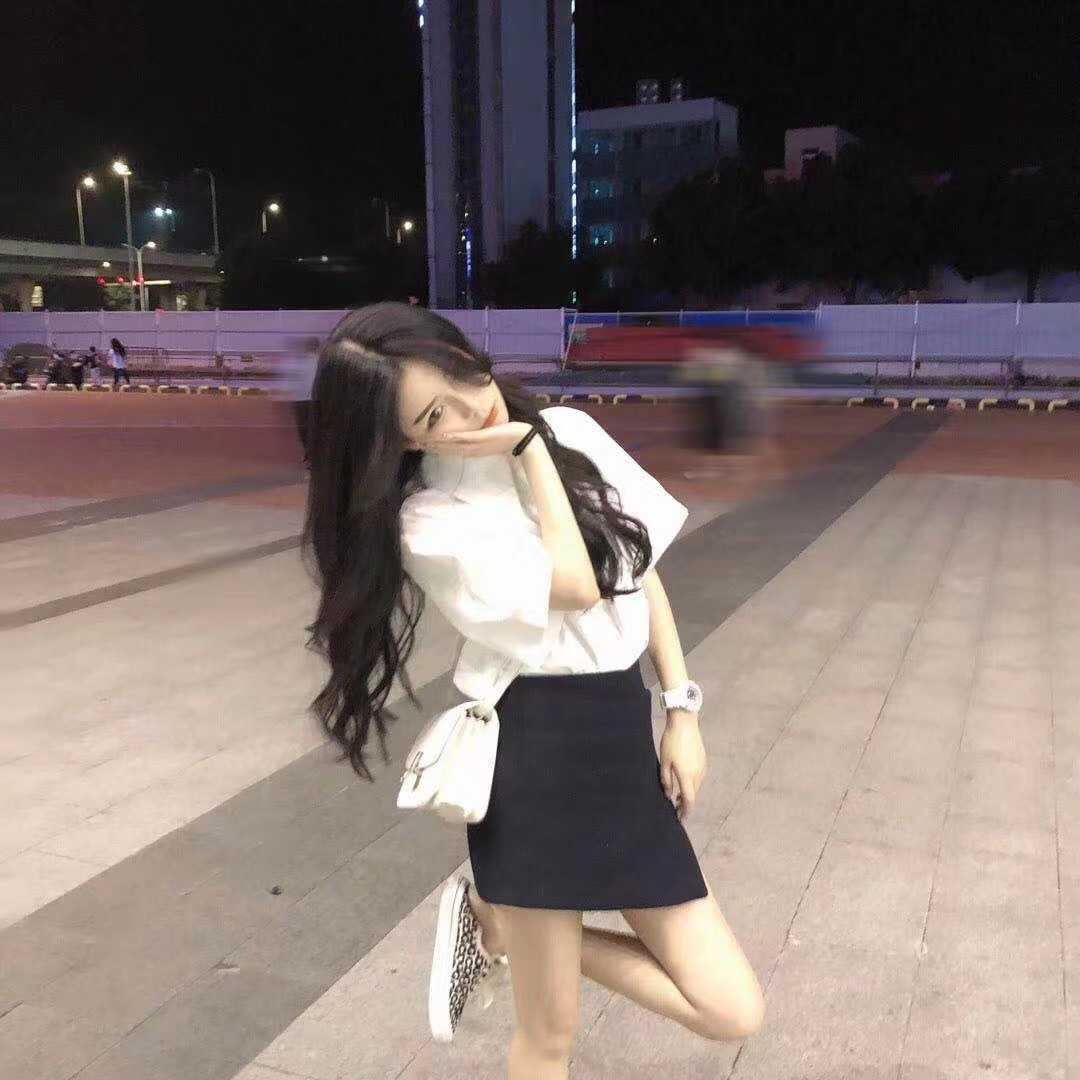 娇小玲珑服务系清纯妹子