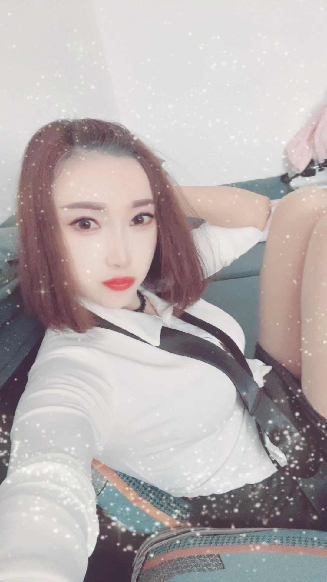 妖娆性感丰满女郎