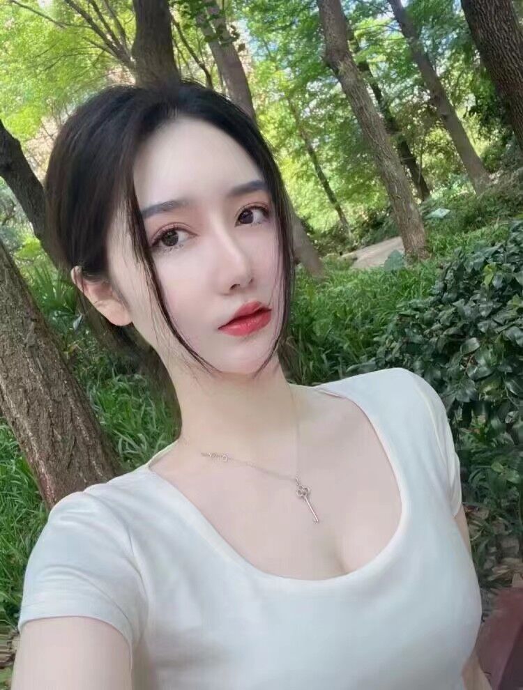 很懂男人的性感妖娆少妇