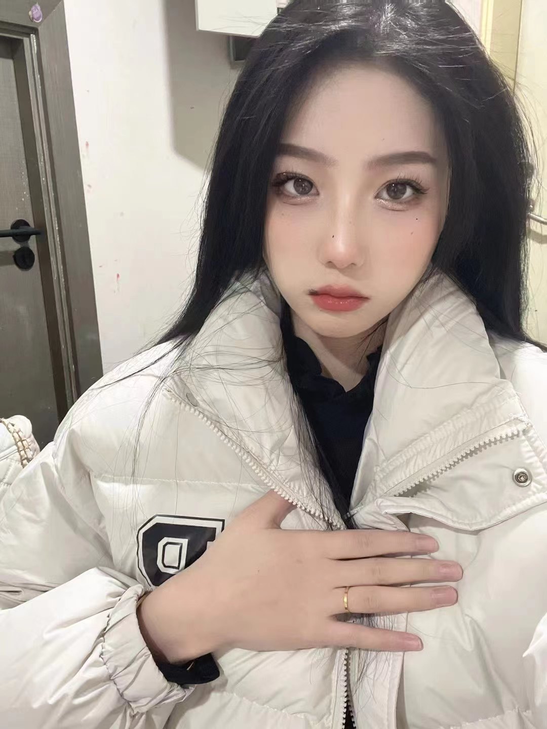 后入特别爽，叫声销魂，特别Sao