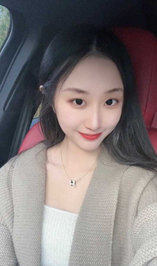 可以把玩大长腿的小美女
