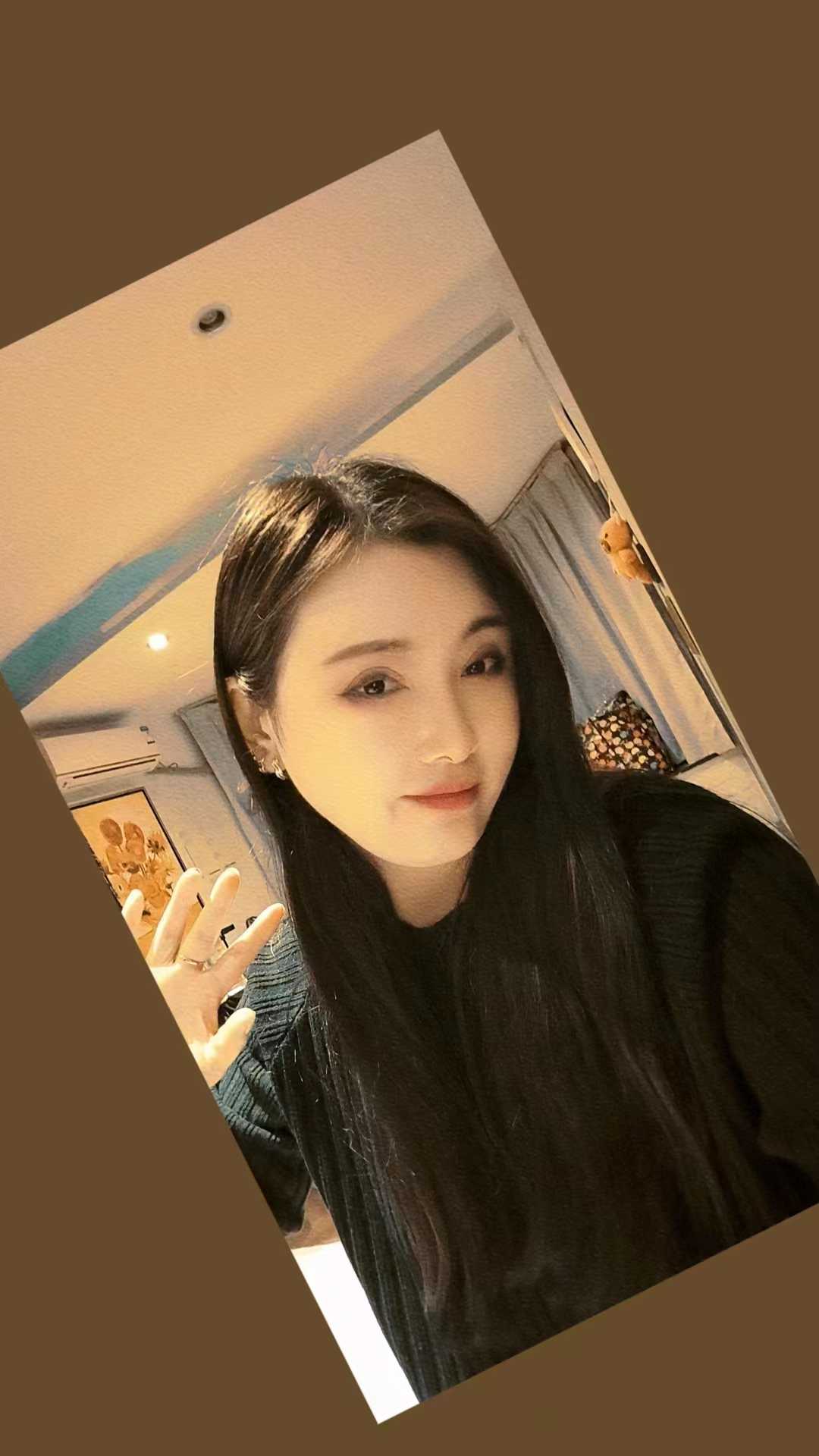 趴在身上小舌头全舔一遍