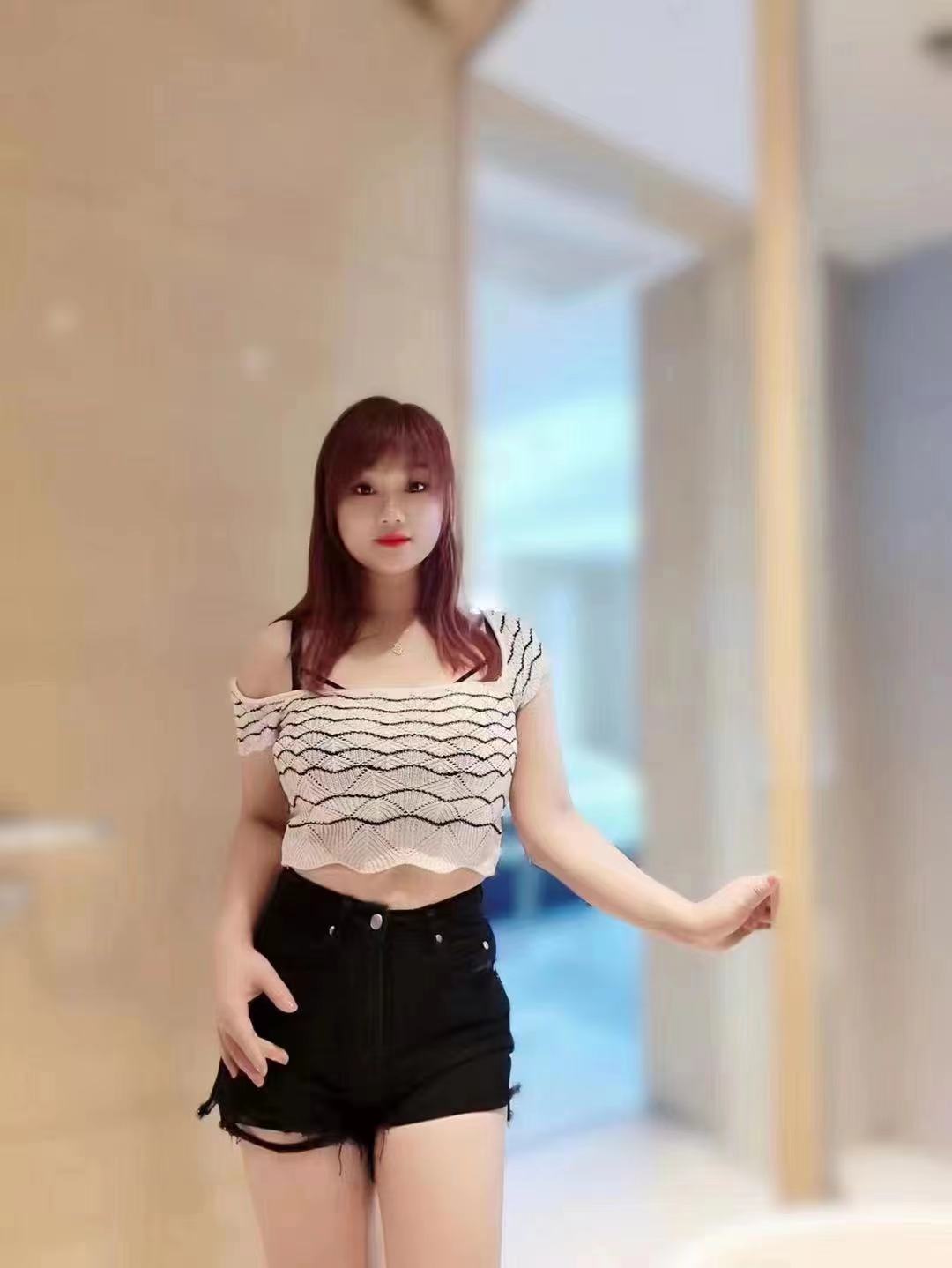 温柔，性感饱满的身材