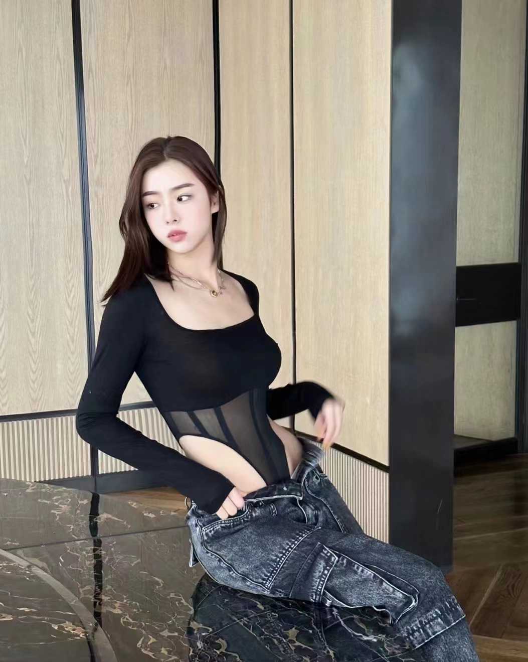 不停用美臀磨蹭你的弟弟