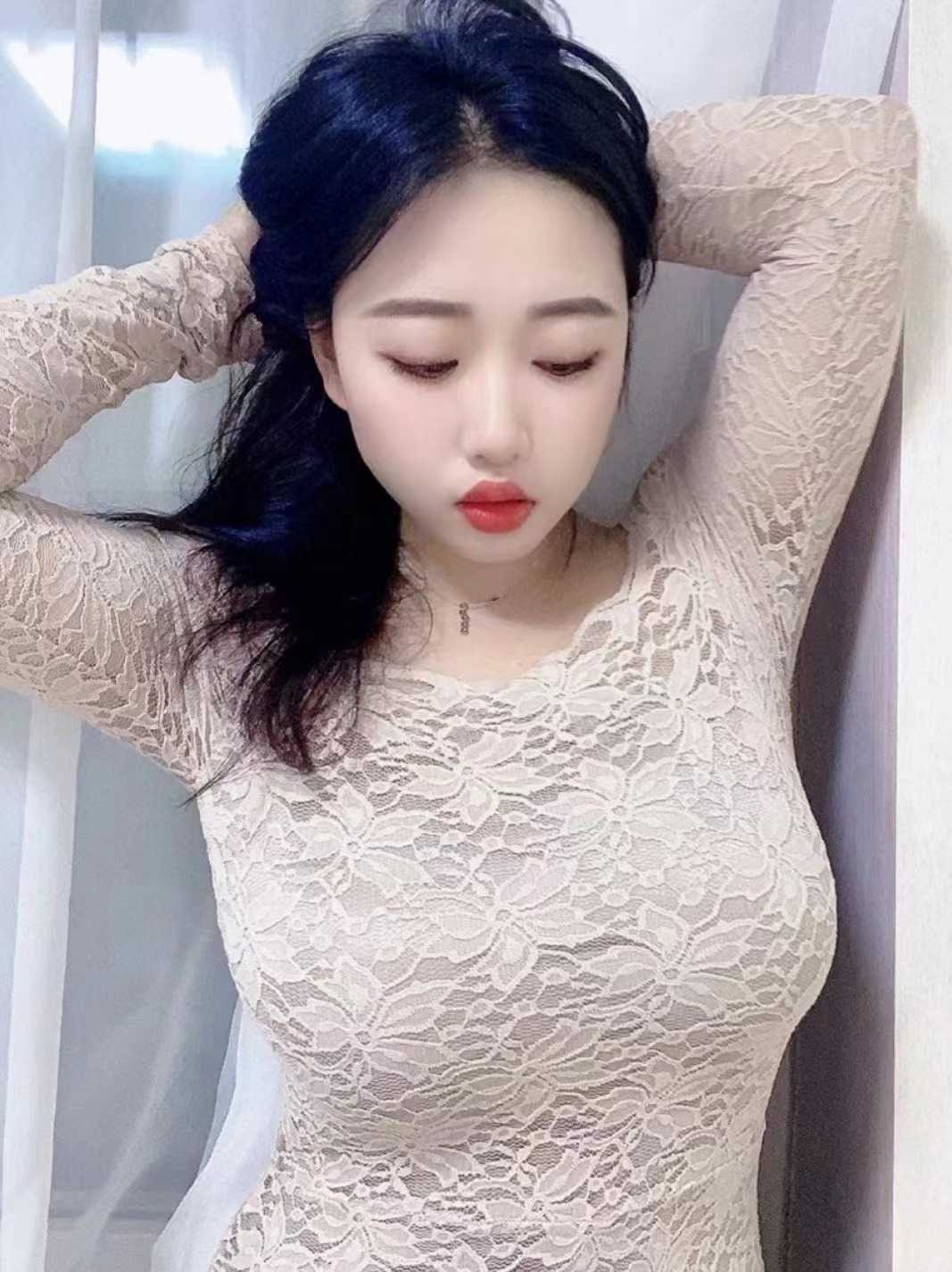 活好肤白貌美妖娆妹子