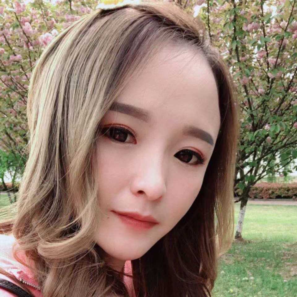 活好肤白妖娆妹子