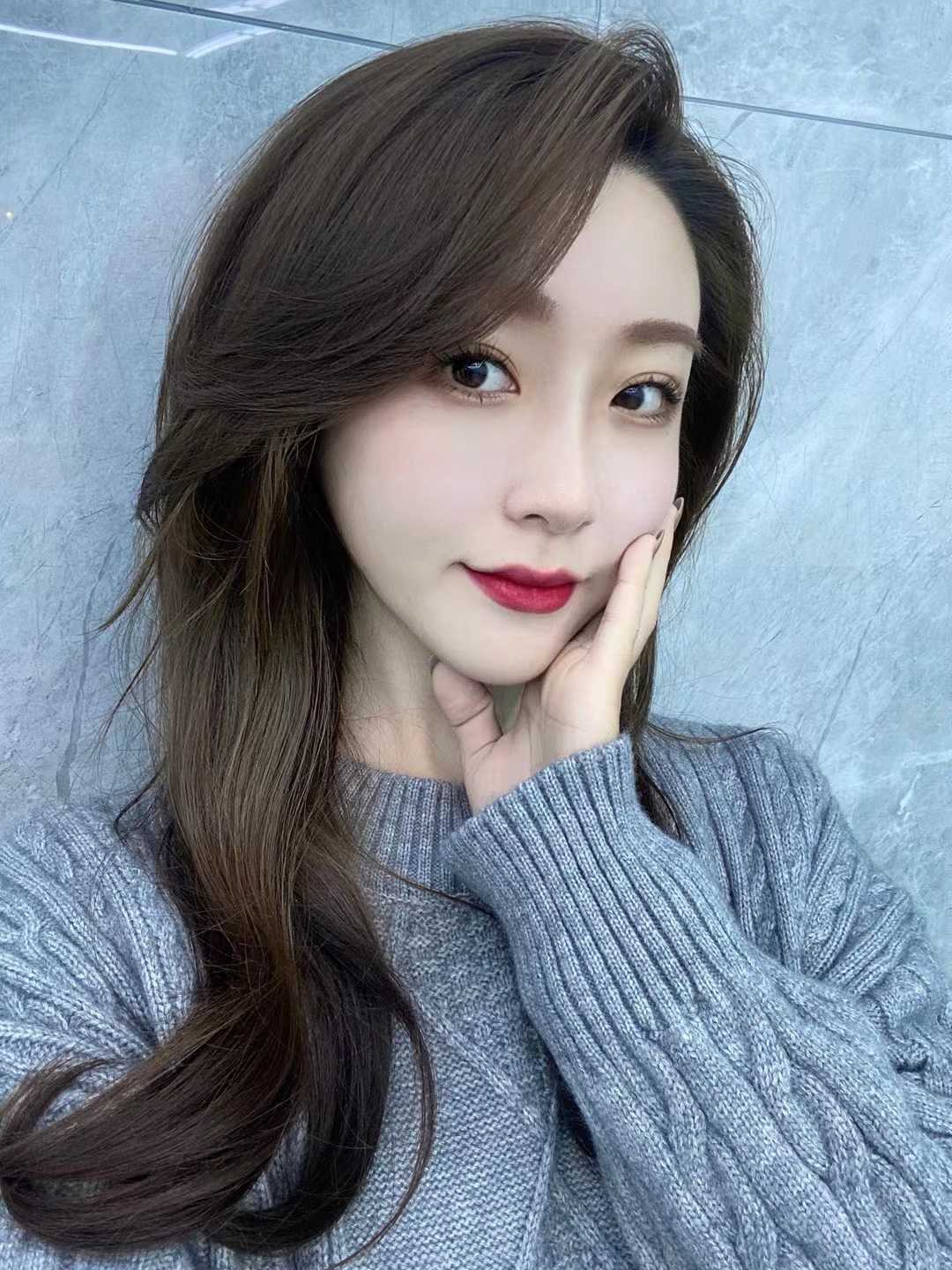 活好肤白妖娆妹子