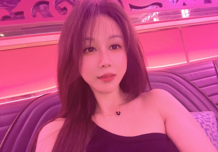 温柔且漂亮的高颜值小姐姐