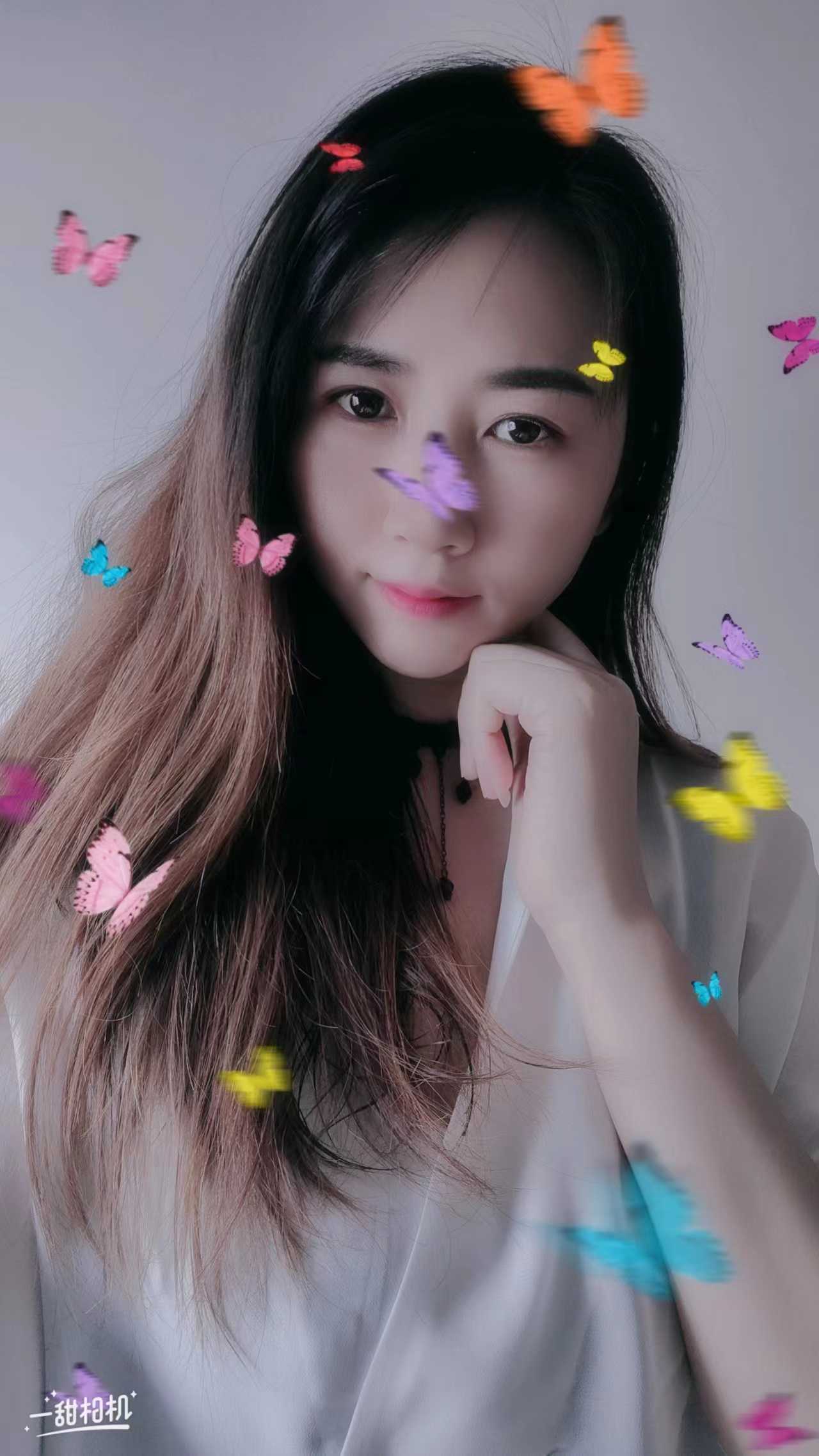 妹子屁股撅起来边拍边艹爽歪歪啊