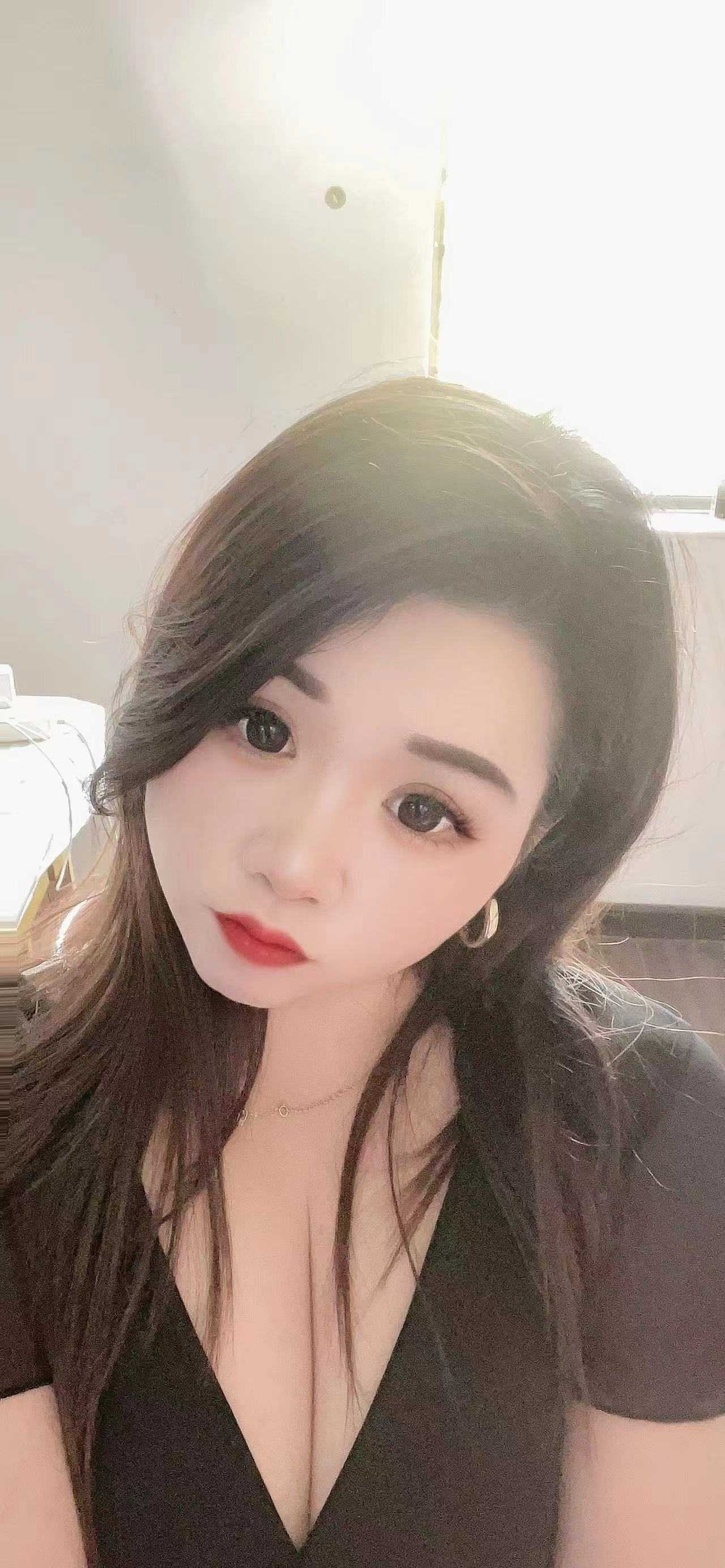 活好丰满妖娆妹子