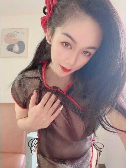 性感爱丽丝，很诱人