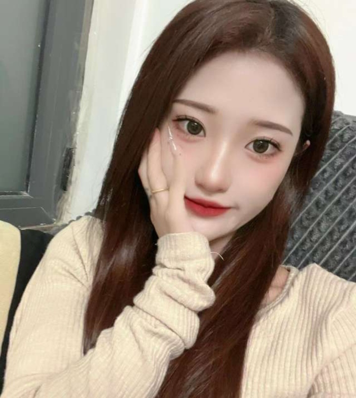 分享个漂亮开放的嫩妹