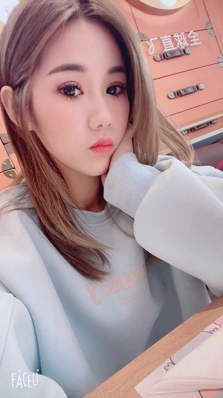 活好肤白貌美妖娆妹子