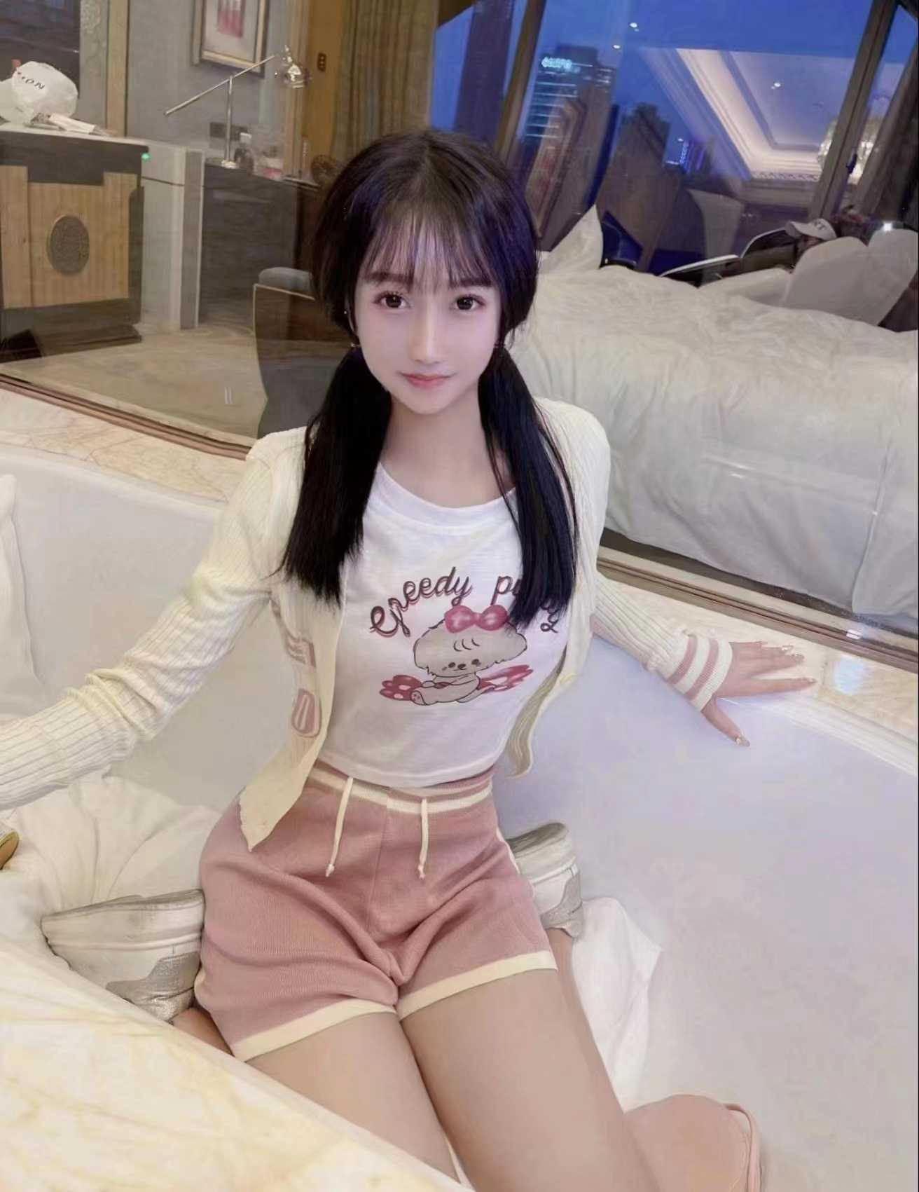 臀部手感好，翘起来诱感