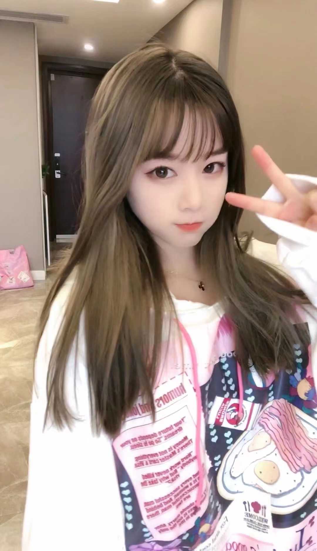 诱人的表情，别提多爽了