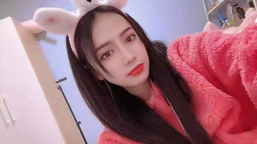 很漂亮很撩人的幼儿园老师