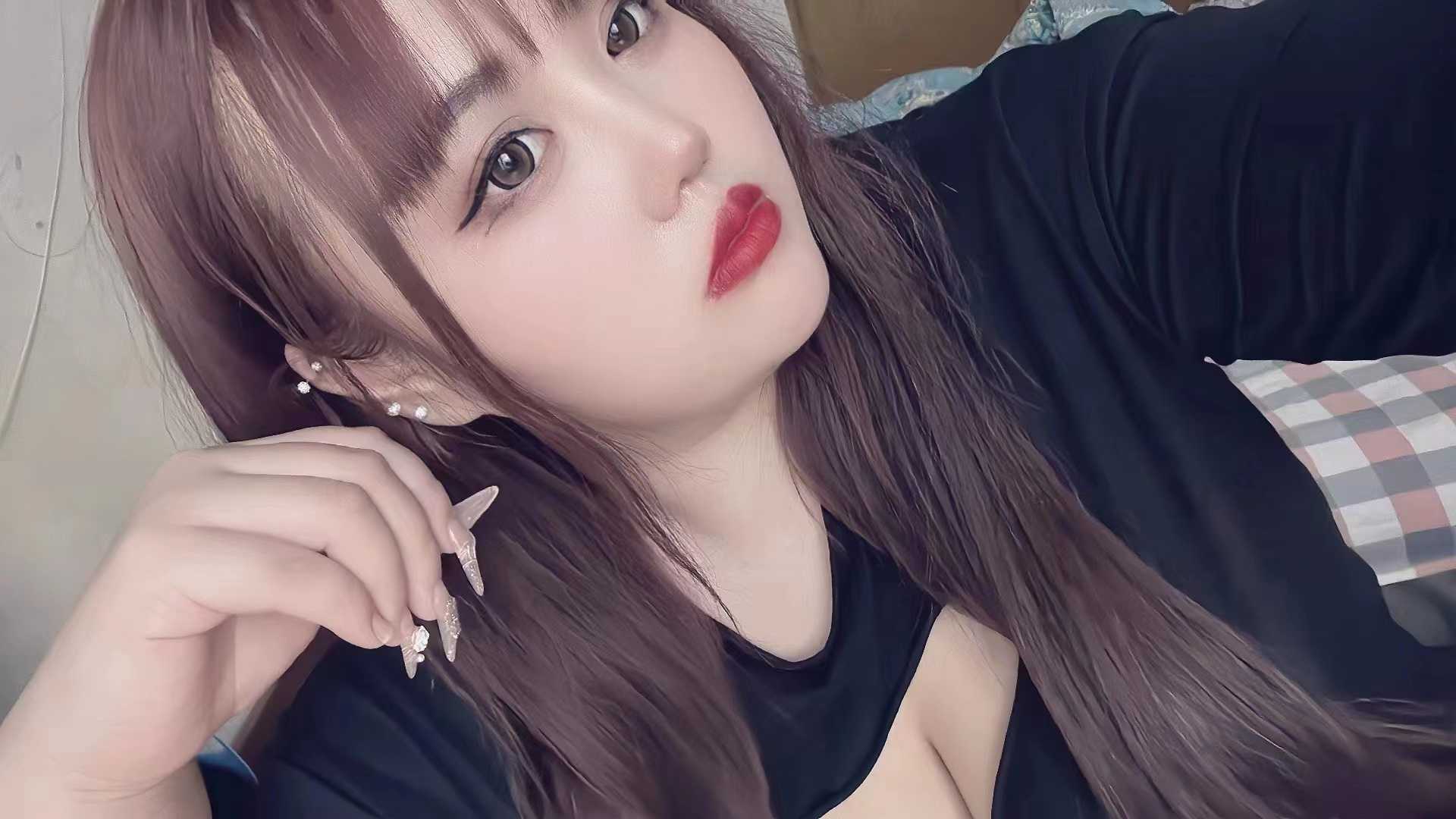 年轻活帮的漂亮妹子