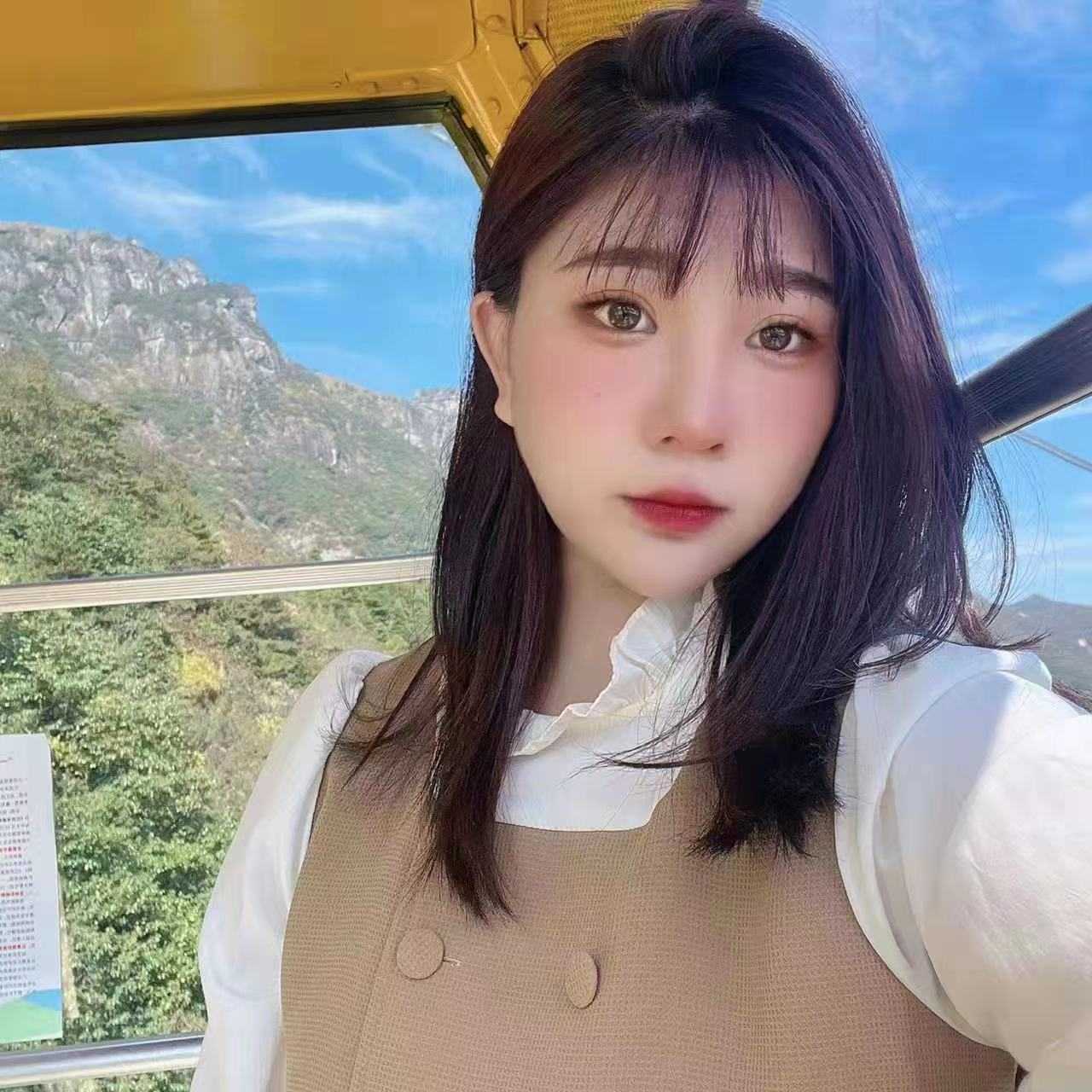 身材不错，大白兔丰满有料