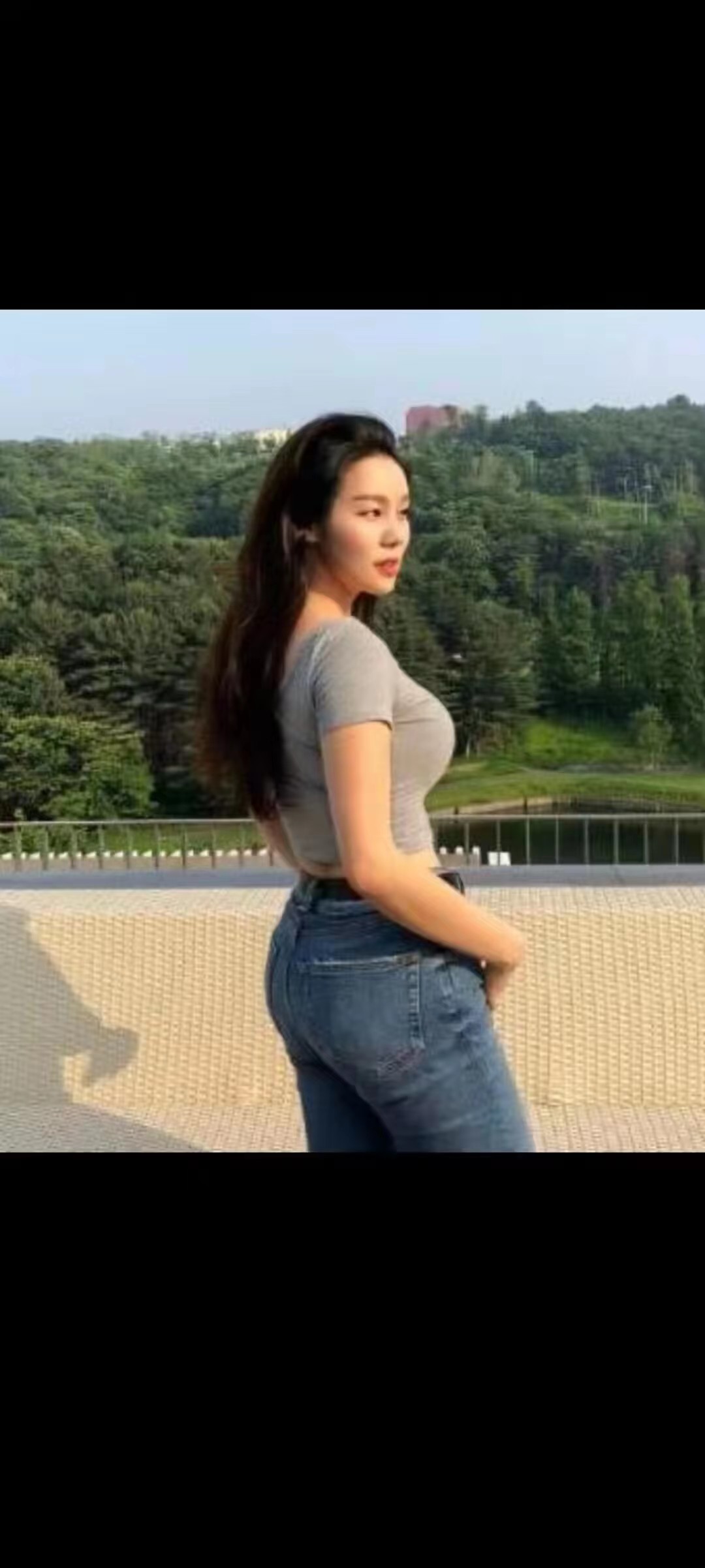 身材挺棒的，更重要的是sao