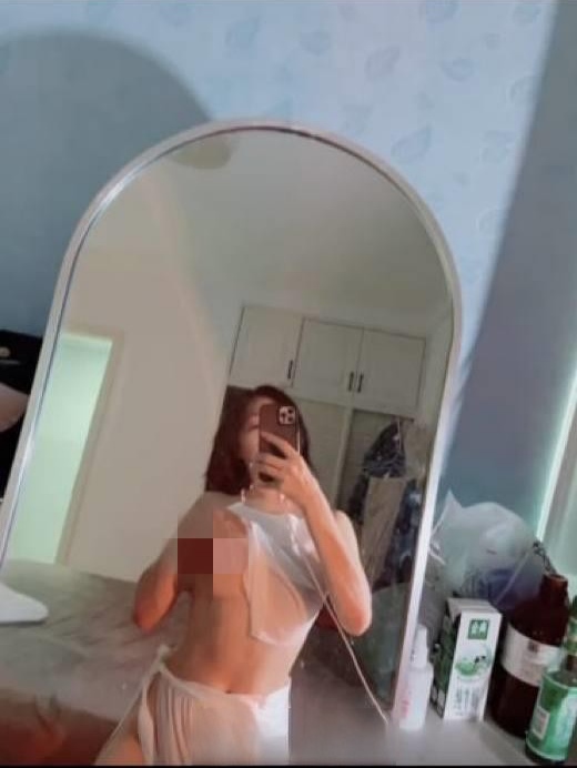 长的不错，很Sao，颜值党可以出击