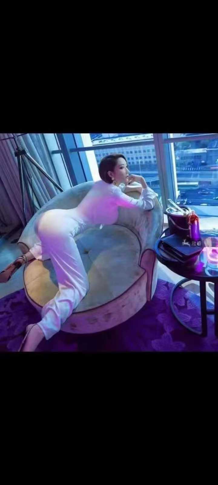 有韵味的美女，脸型很Sao