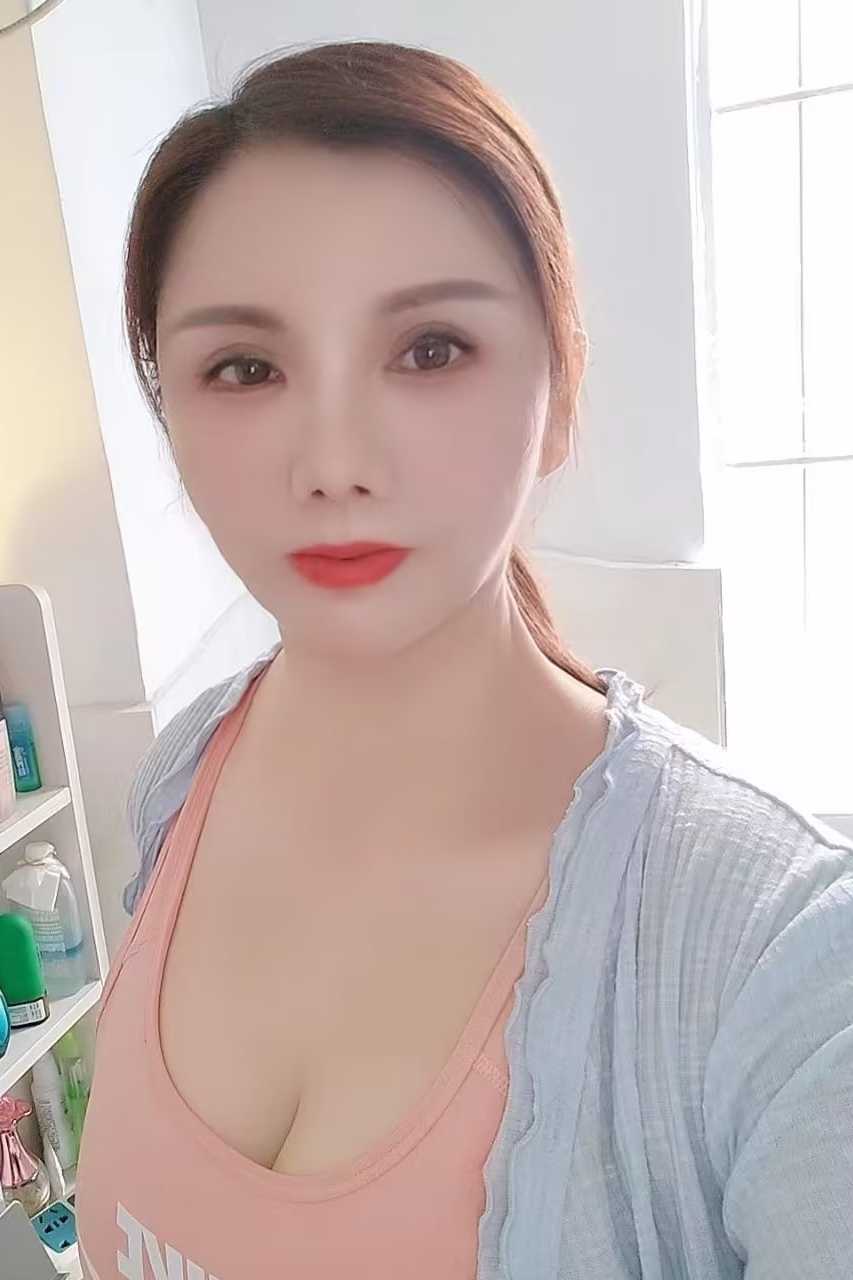 福永地铁站附近妹子