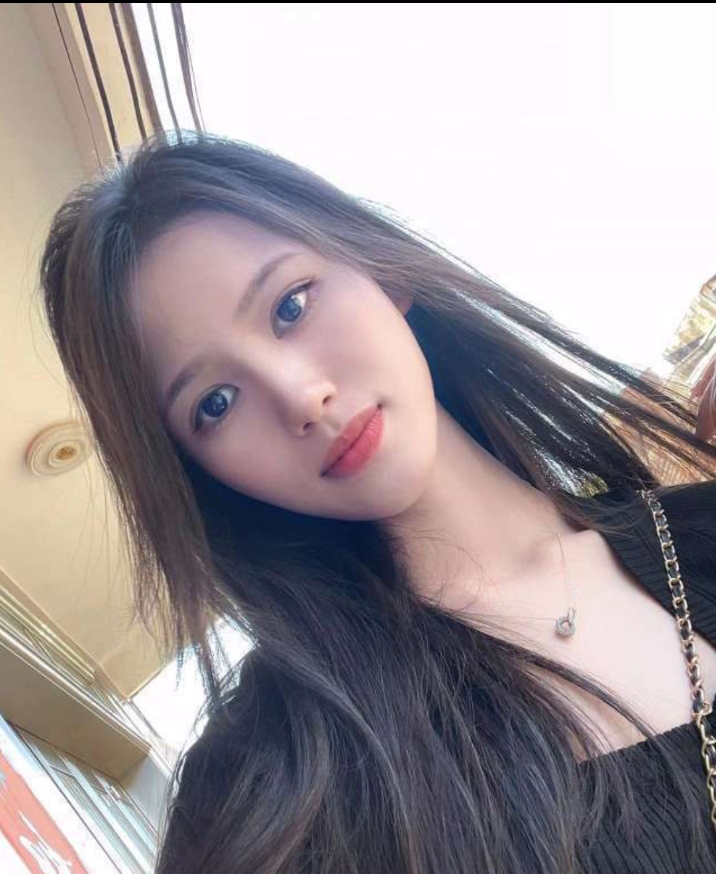 清纯健身皮肤白嫩