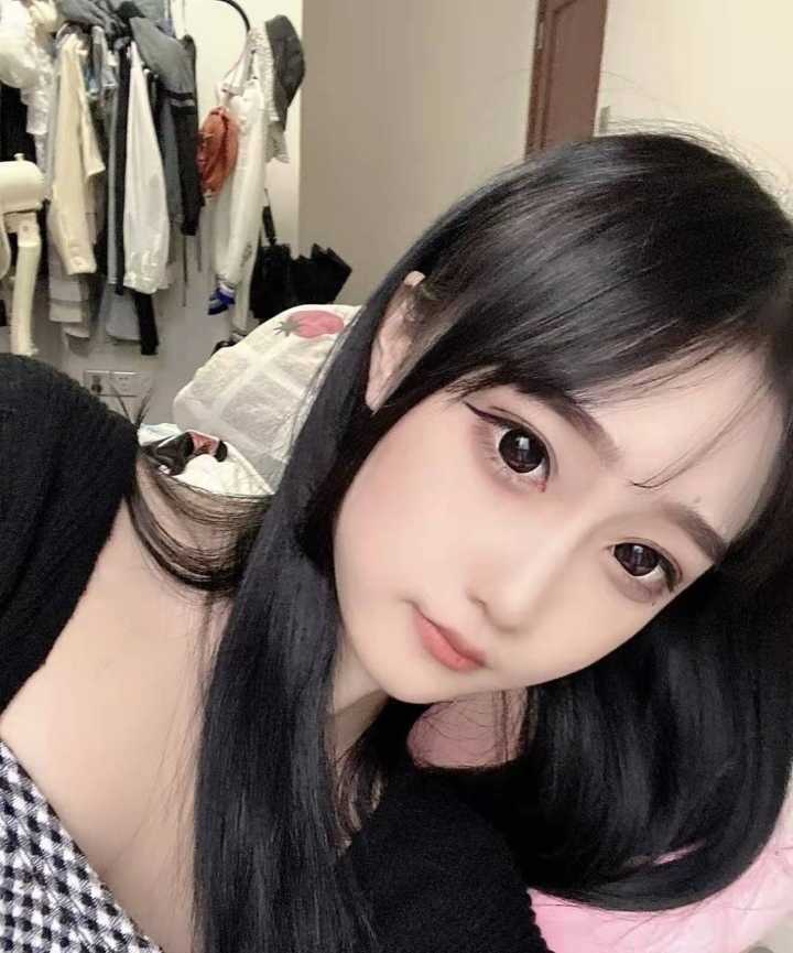 嫩妹子B紧皮肤白