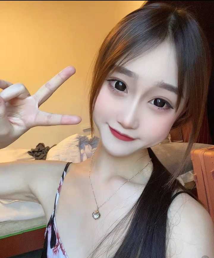 嫩妹子B紧皮肤白