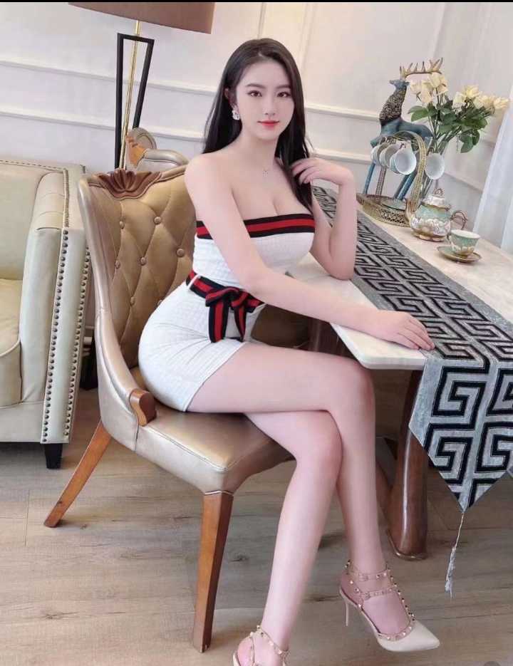 身材火辣制服诱惑