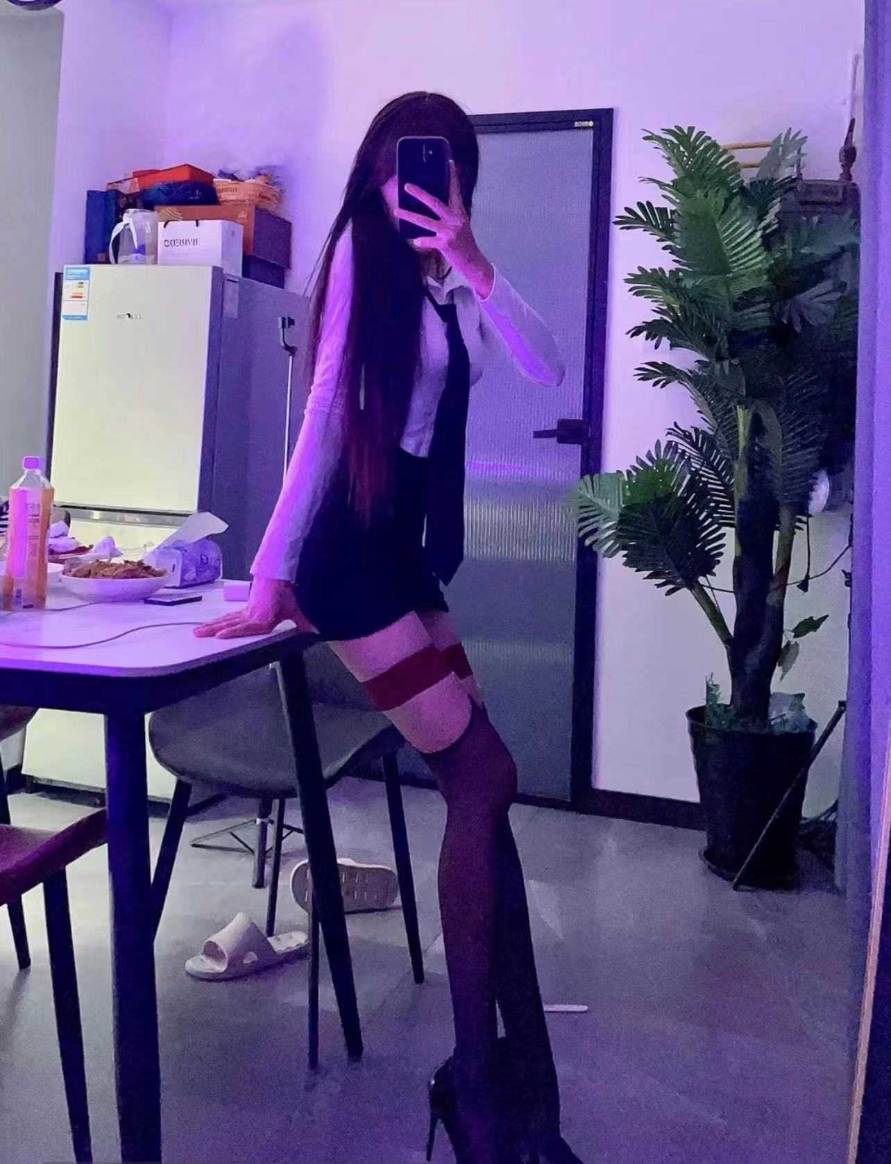 抓着屁股干，感觉最爽了