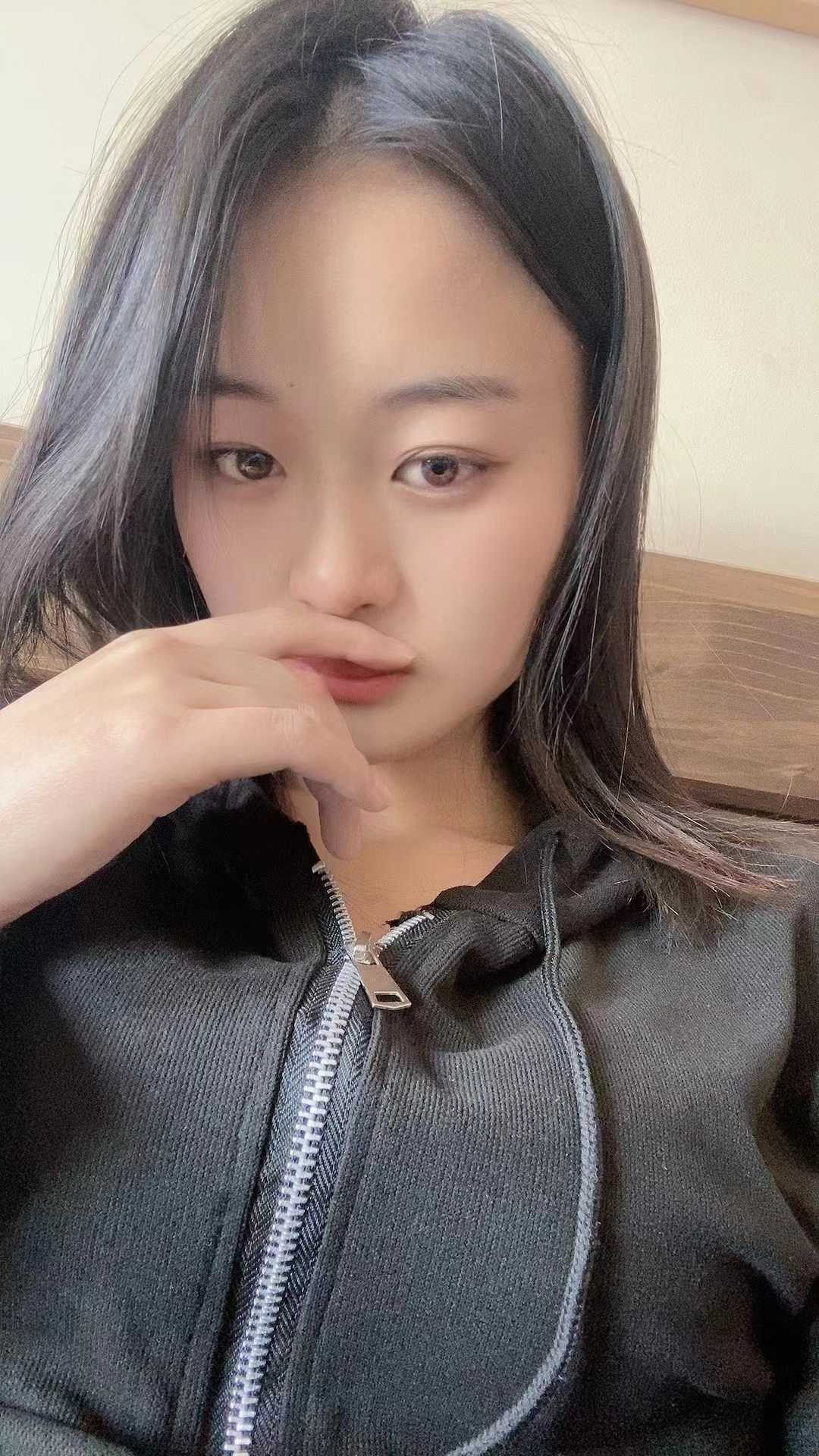 官渡舔活一流性价比高的年轻妹子