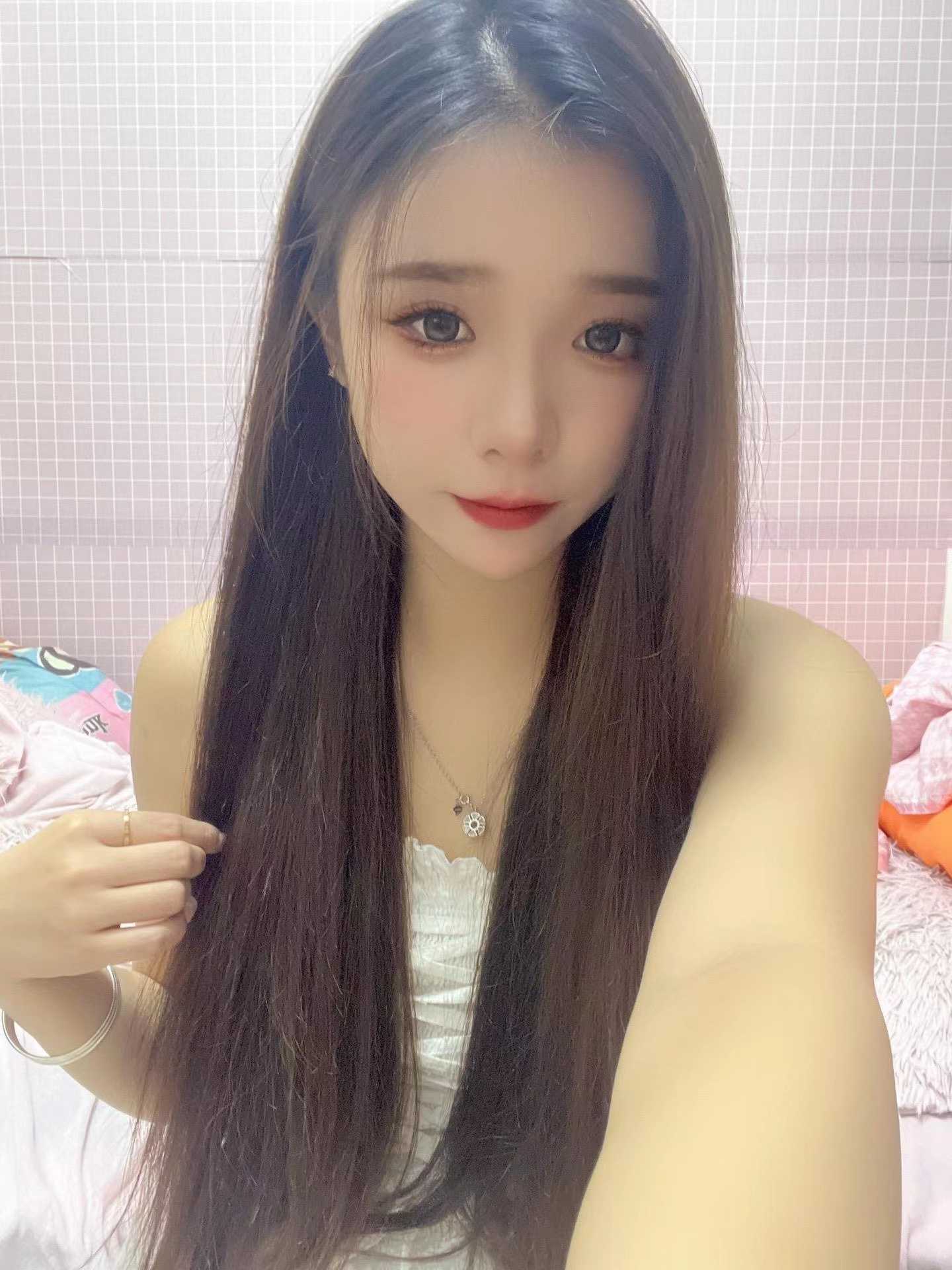 会舔叫的很浪技术好的漂亮妹子