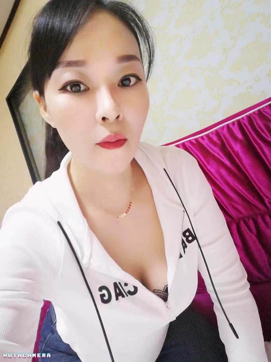 胸大臀翘，活好不敷衍